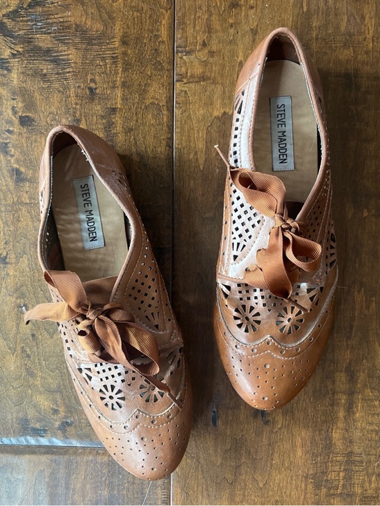 Steve Madden Shoes - Steve Madden tan leather brogues with cutouts and ribbon laces